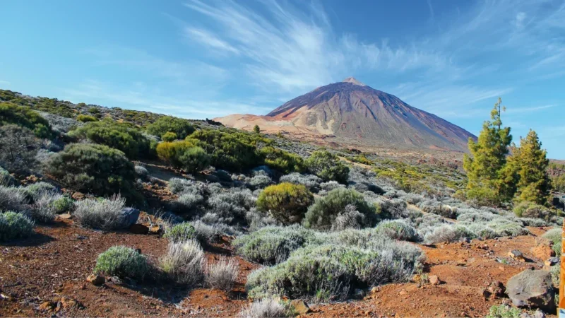 Esplorando la maestosa bellezza e l'importanza del Monte Teide a Tenerife