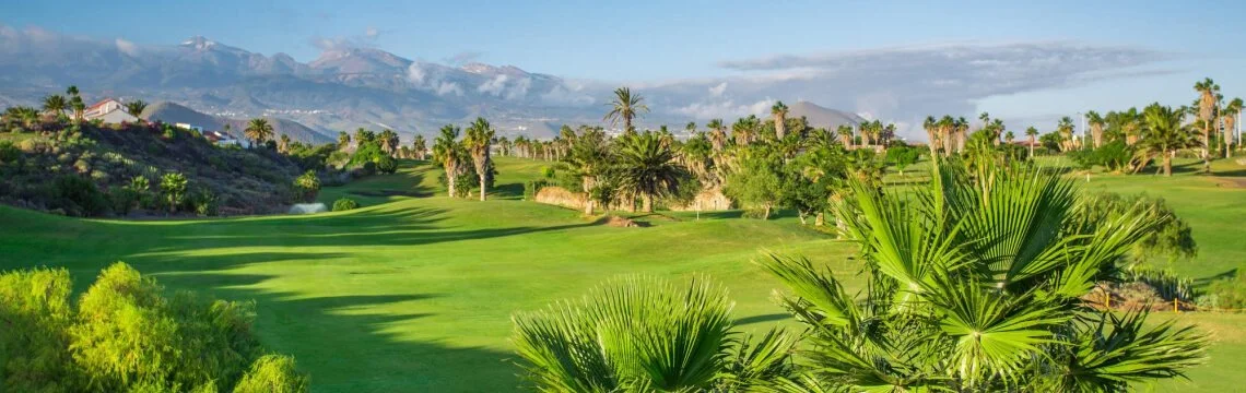 Il paradiso del golf: La beatitudine del tee time nei migliori golf club di Tenerife