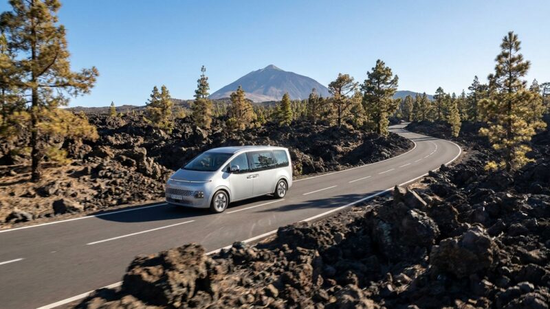 Prova su strada della Hyundai Staria a Tenerife