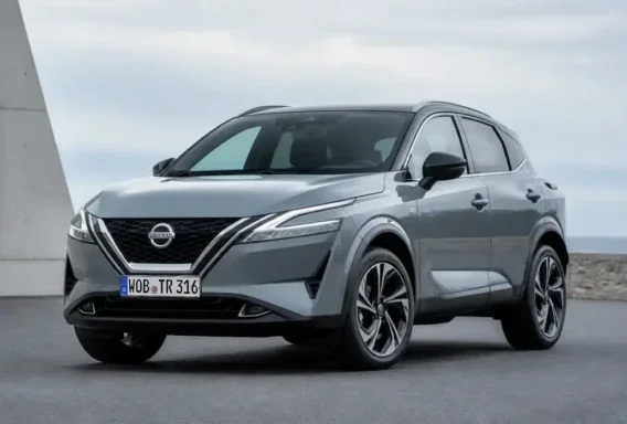Nissan Qashqai (Automatico, 1.3 L, 5 posti)