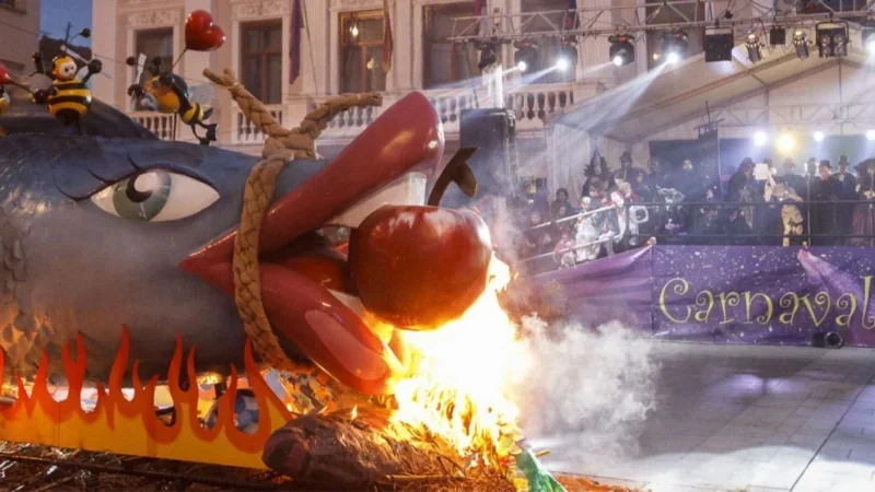 Il Carnevale di Santa Cruz de Tenerife: Un'esplosione di colori e cultura